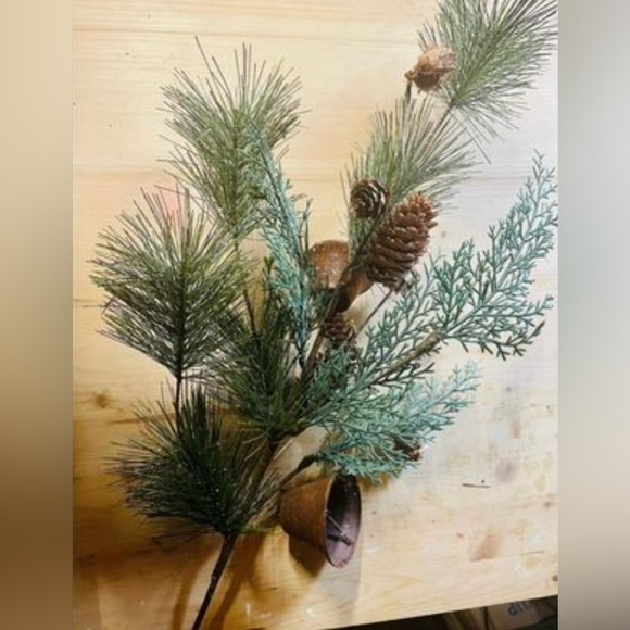 *Icy Pine & Rusty Bell Branch - Picture 8 of 10